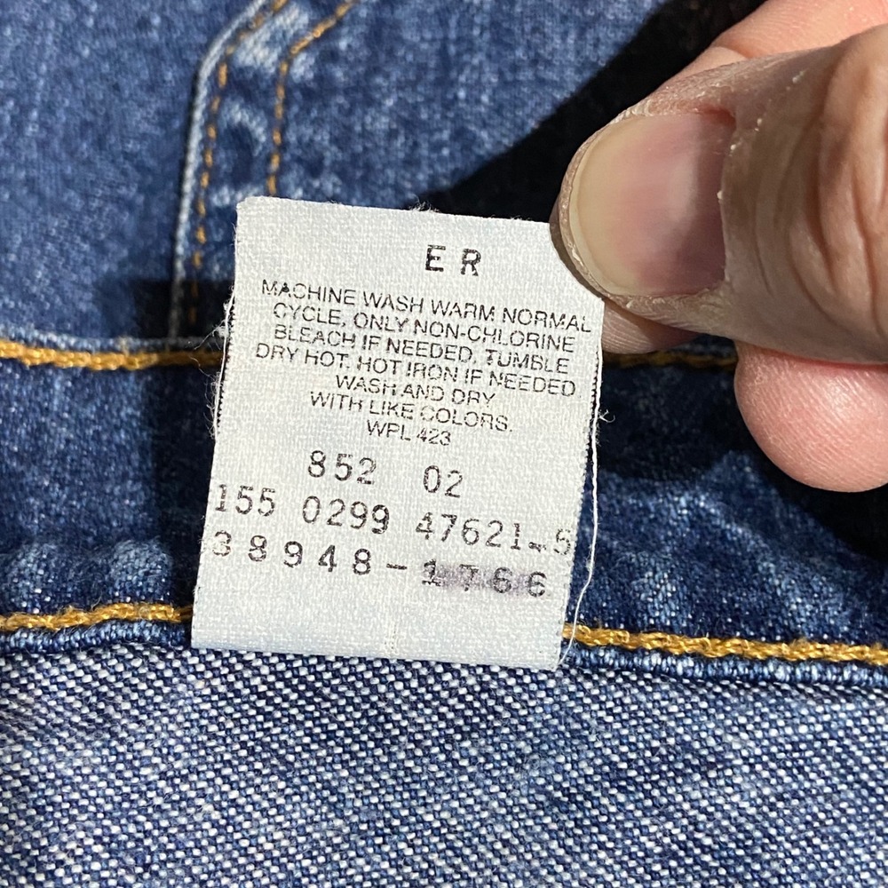 Vintage Levis 90s High Waisted Denim Shorts Sz 12 Blue Medium Wash Patch Pockets - Picture 6 of 9
